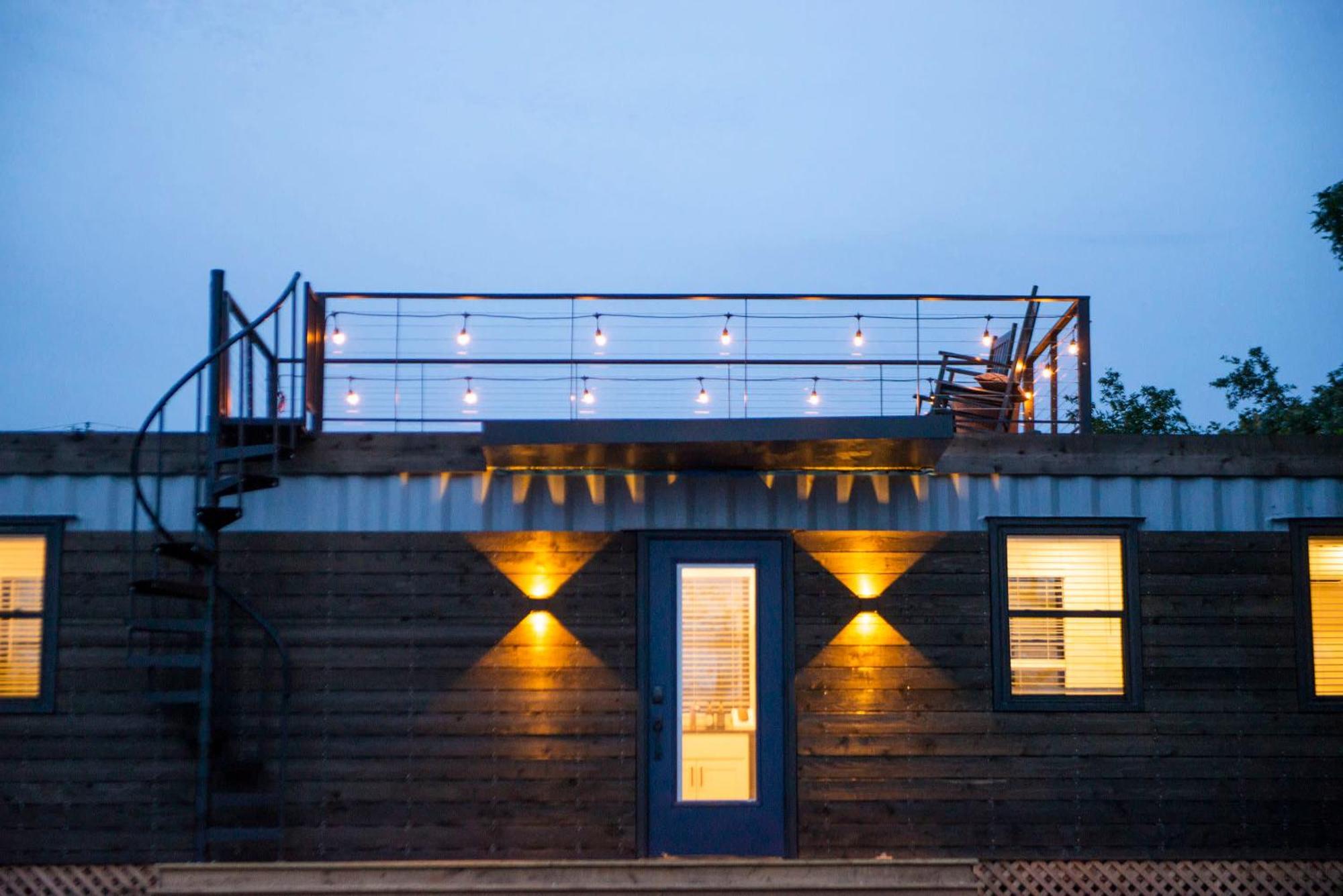 The Woods- Container Tiny House 12 Min To Magnolia/Baylor/Downtown Βίλα Bellmead Εξωτερικό φωτογραφία